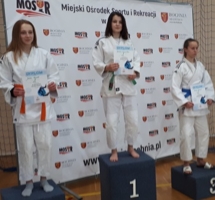 Na najwyższym stopniu podium Emilia Augustyn z MKS Pałac Młodzieży Tarnów